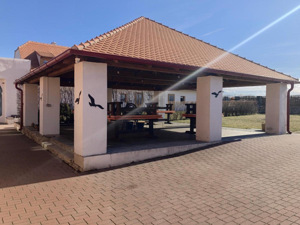 Althansky Hostinec Znojmo Buitenkant foto