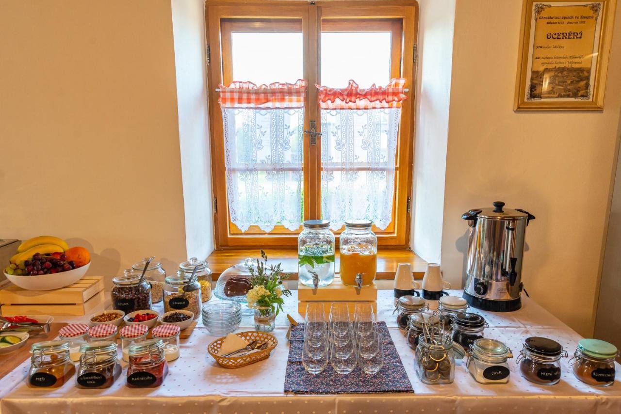 Althansky Hostinec Znojmo Buitenkant foto