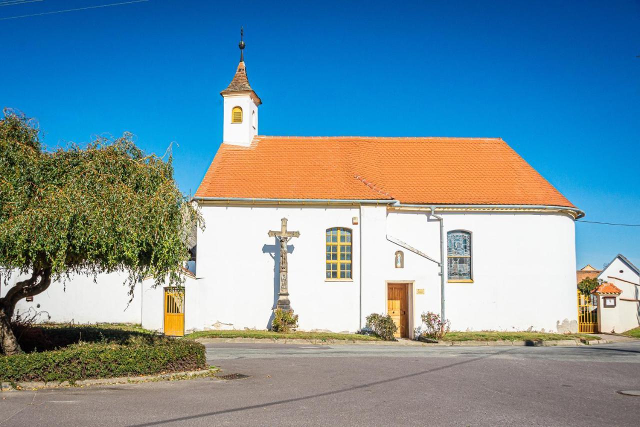 Althansky Hostinec Znojmo Buitenkant foto
