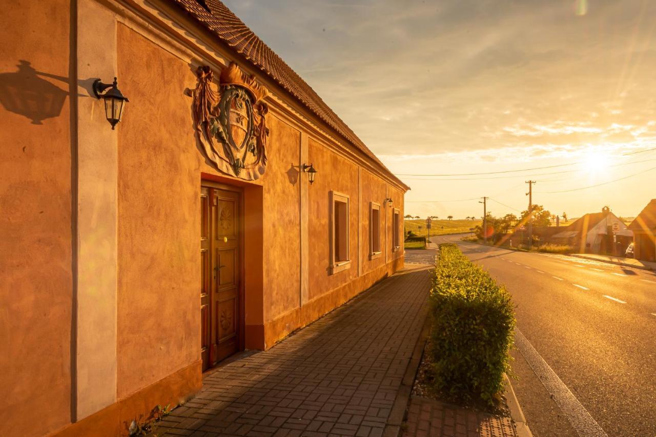 Althansky Hostinec Znojmo Buitenkant foto